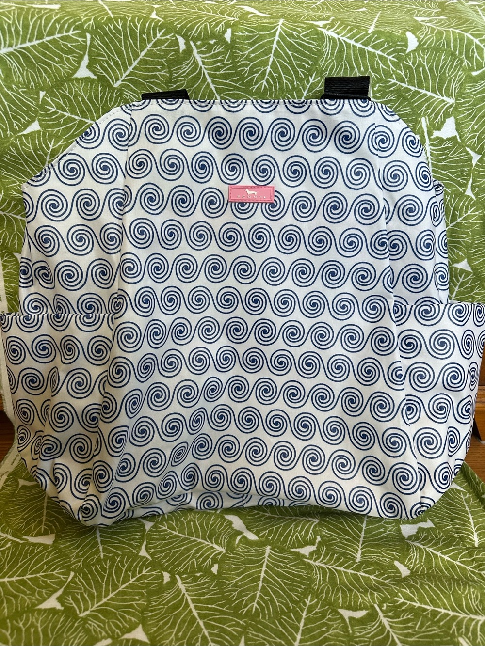 Scout - The Daily Shoulder Bag - Spiral Print Women’s Backpack - White & Navy